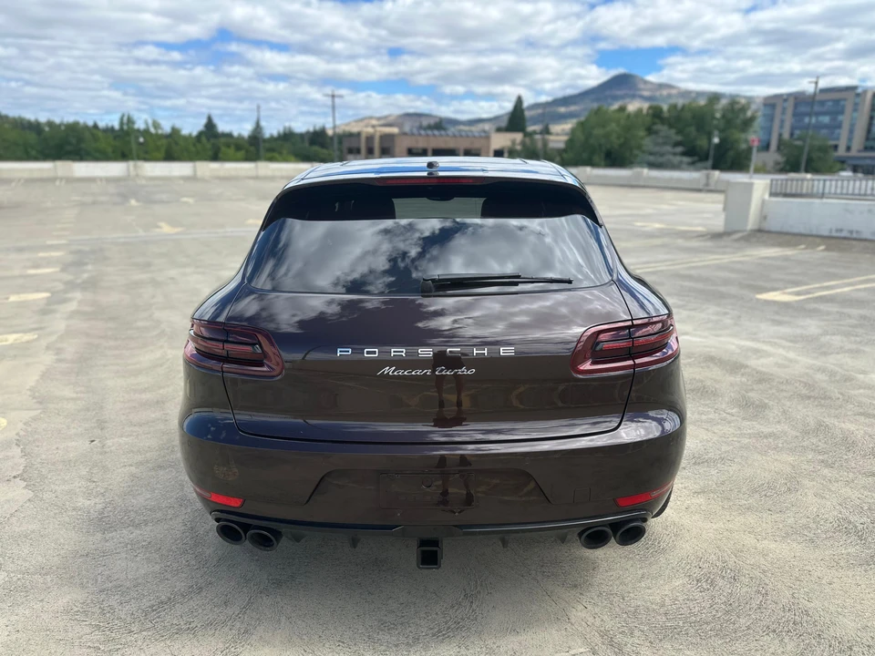 2018 Porsche Macan Turbo - Image 17 of 31