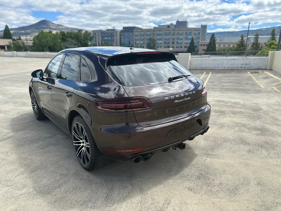 2018 Porsche Macan Turbo - Image 16 of 31