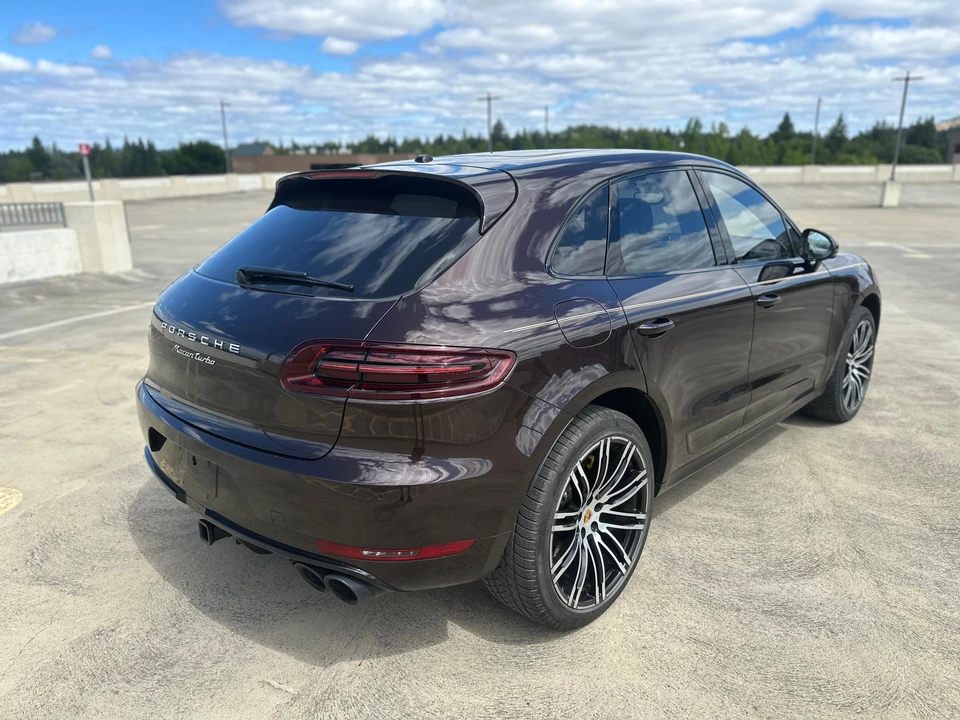 2018 Porsche Macan Turbo - Image 19 of 31