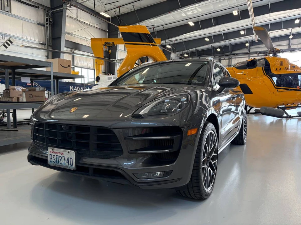 2018 Porsche Macan Turbo - Image 2 of 15