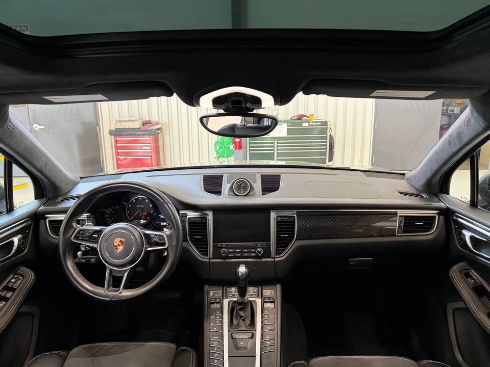 2018 Porsche Macan Turbo - Image 8 of 15