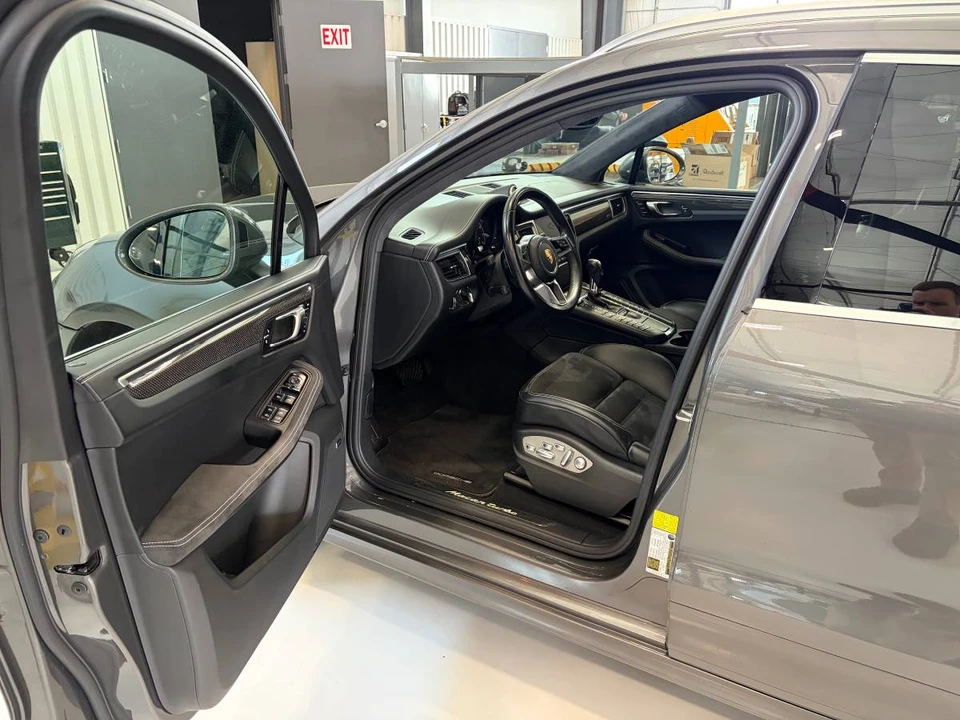 2018 Porsche Macan Turbo - Image 12 of 15