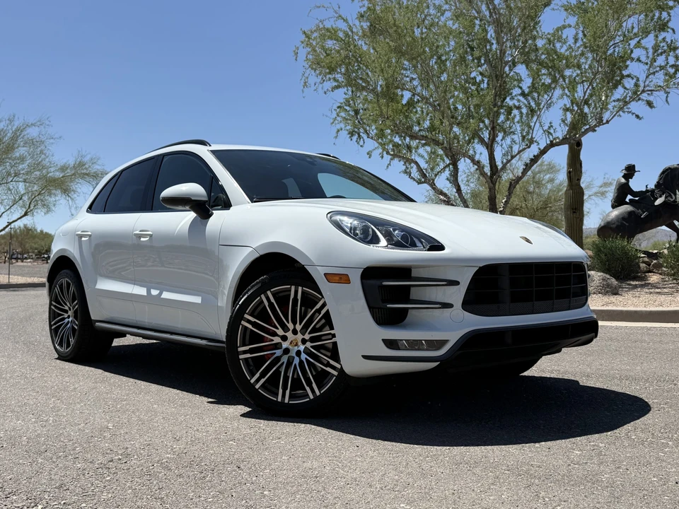 2018 Porsche Macan Turbo - Image 9 of 31