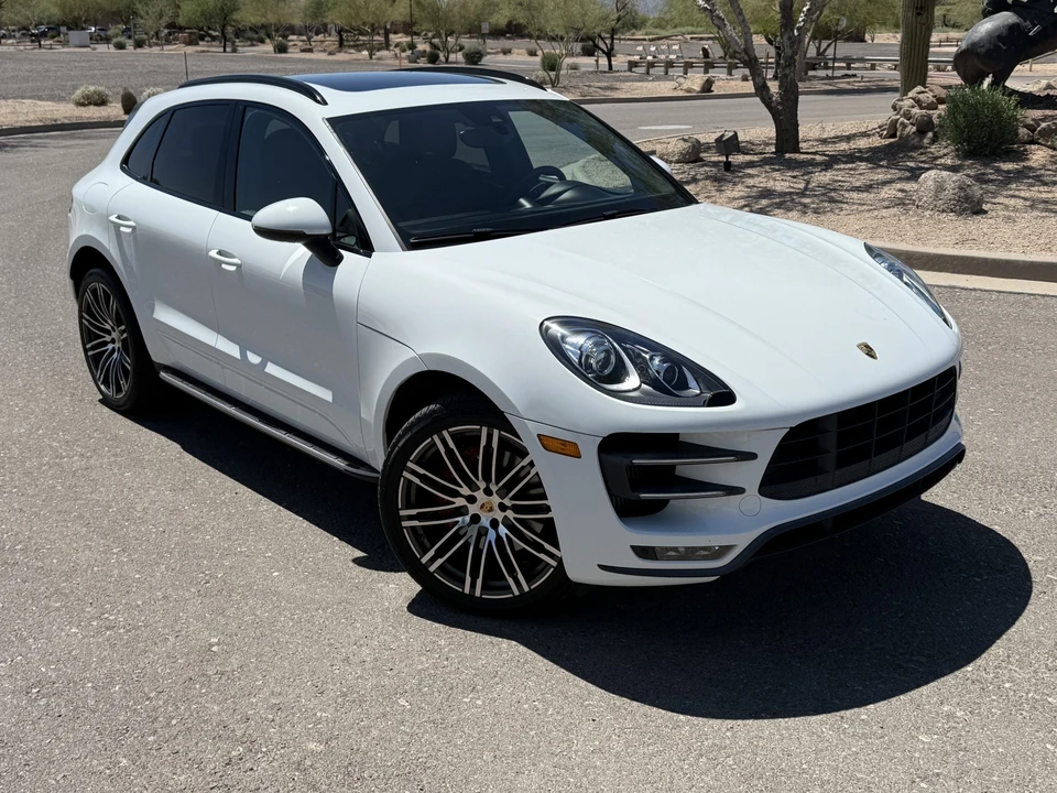 2018 Porsche Macan Turbo - Image 10 of 31