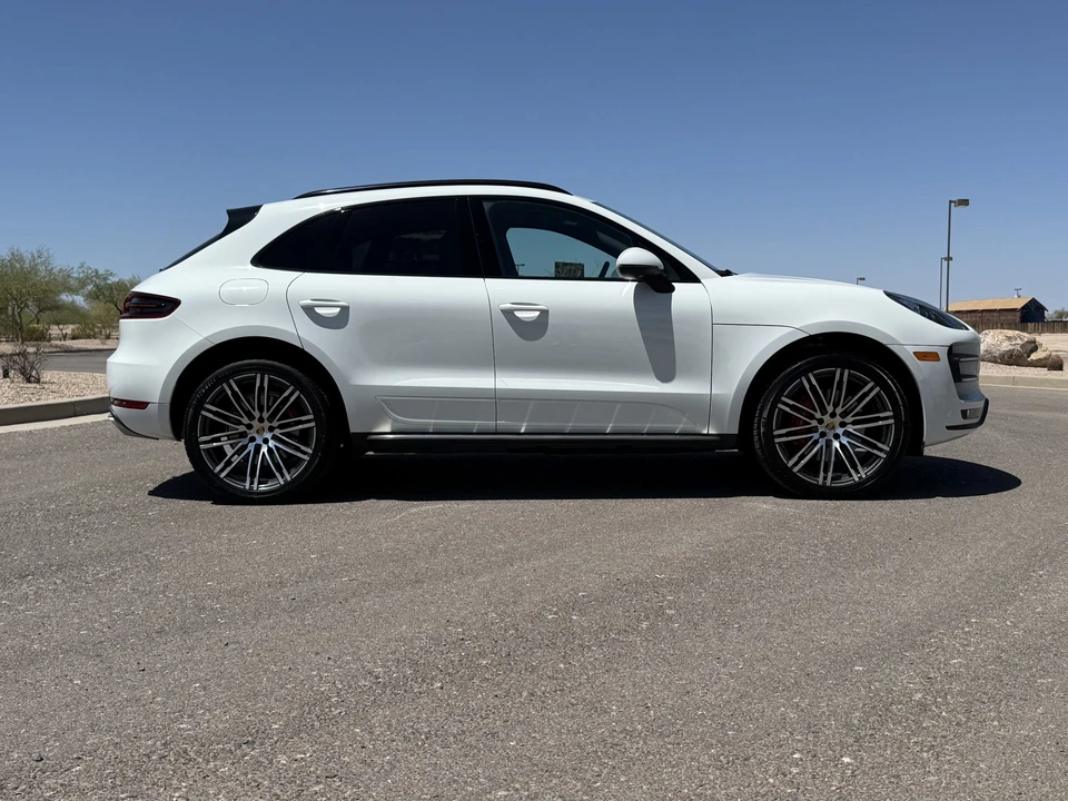 2018 Porsche Macan Turbo - Image 8 of 31