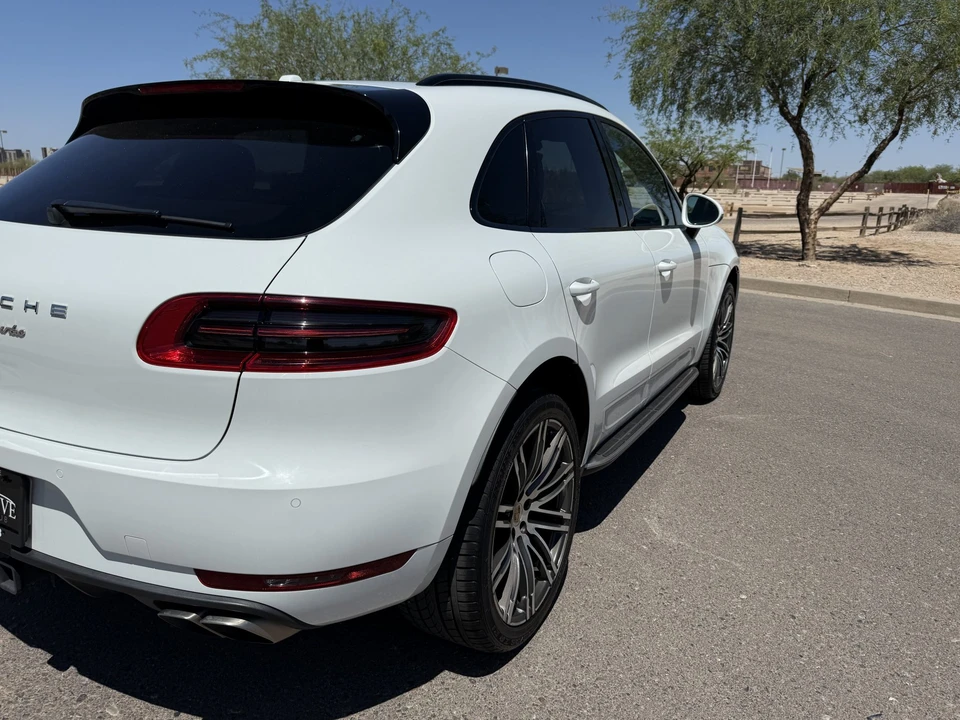 2018 Porsche Macan Turbo - Image 16 of 31