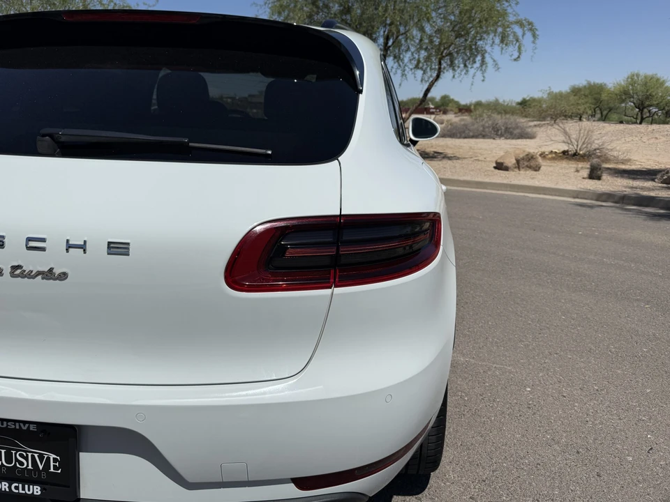 2018 Porsche Macan Turbo - Image 17 of 31