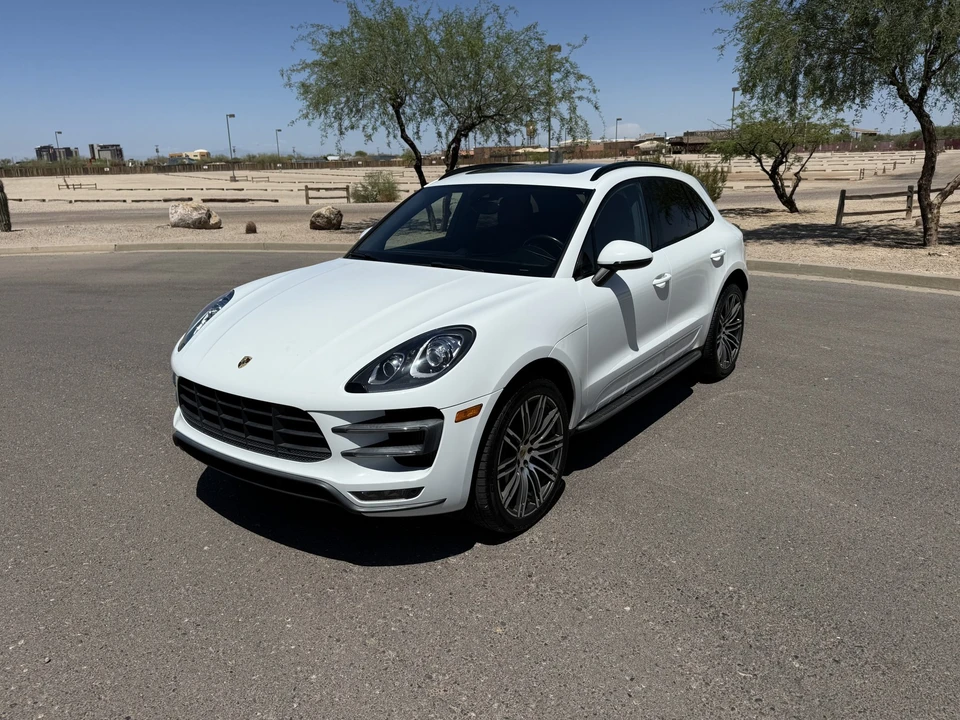 2018 Porsche Macan Turbo - Image 2 of 31