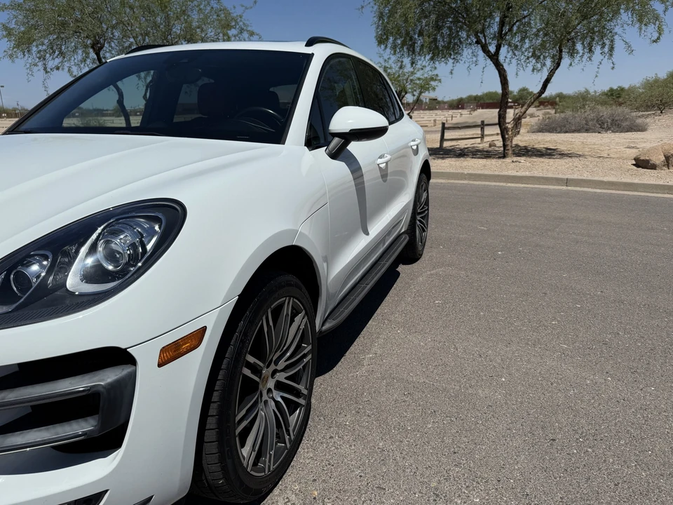 2018 Porsche Macan Turbo - Image 14 of 31