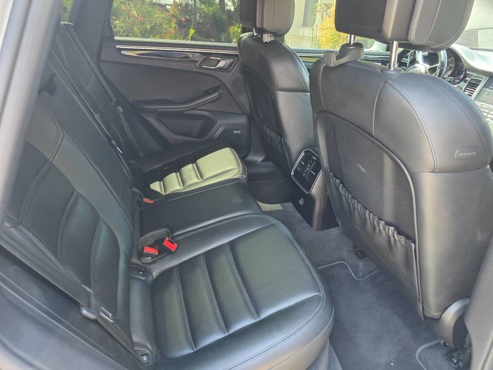 2018 Porsche Macan Turbo - Image 5 of 6