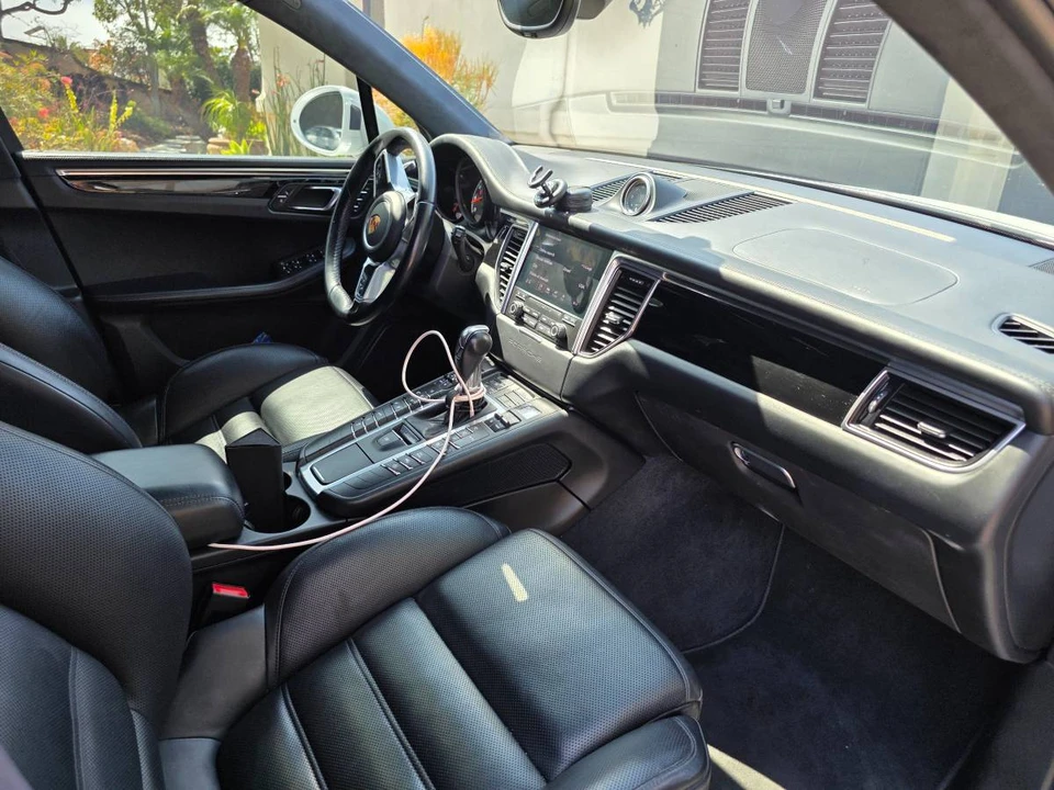 2018 Porsche Macan Turbo - Image 4 of 6