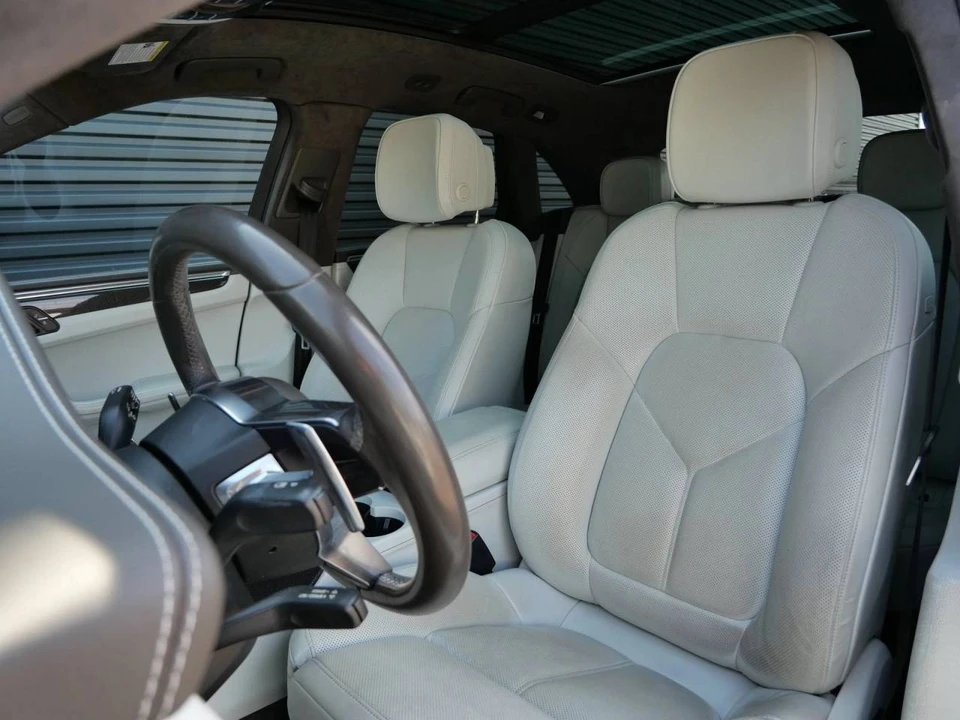 2018 Porsche Macan Turbo - Image 5 of 5