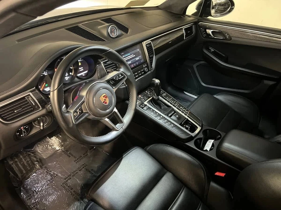 2018 Porsche Macan Turbo - Image 4 of 5