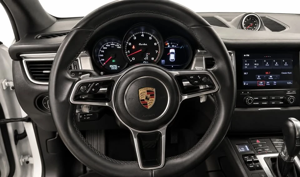 2018 Porsche Macan Turbo - Image 8 of 12