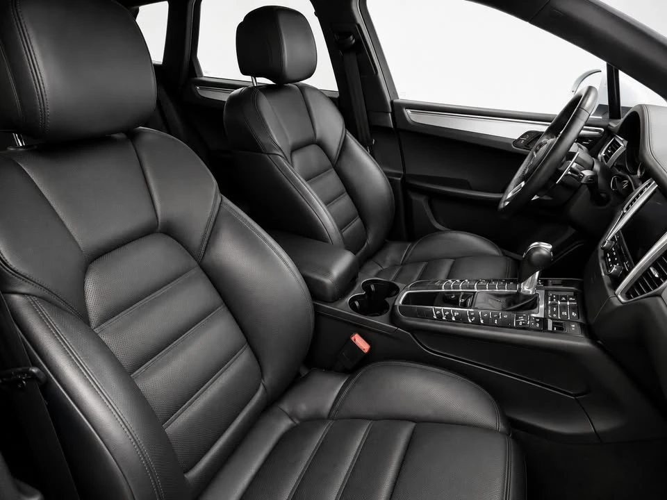 2018 Porsche Macan Turbo - Image 7 of 12