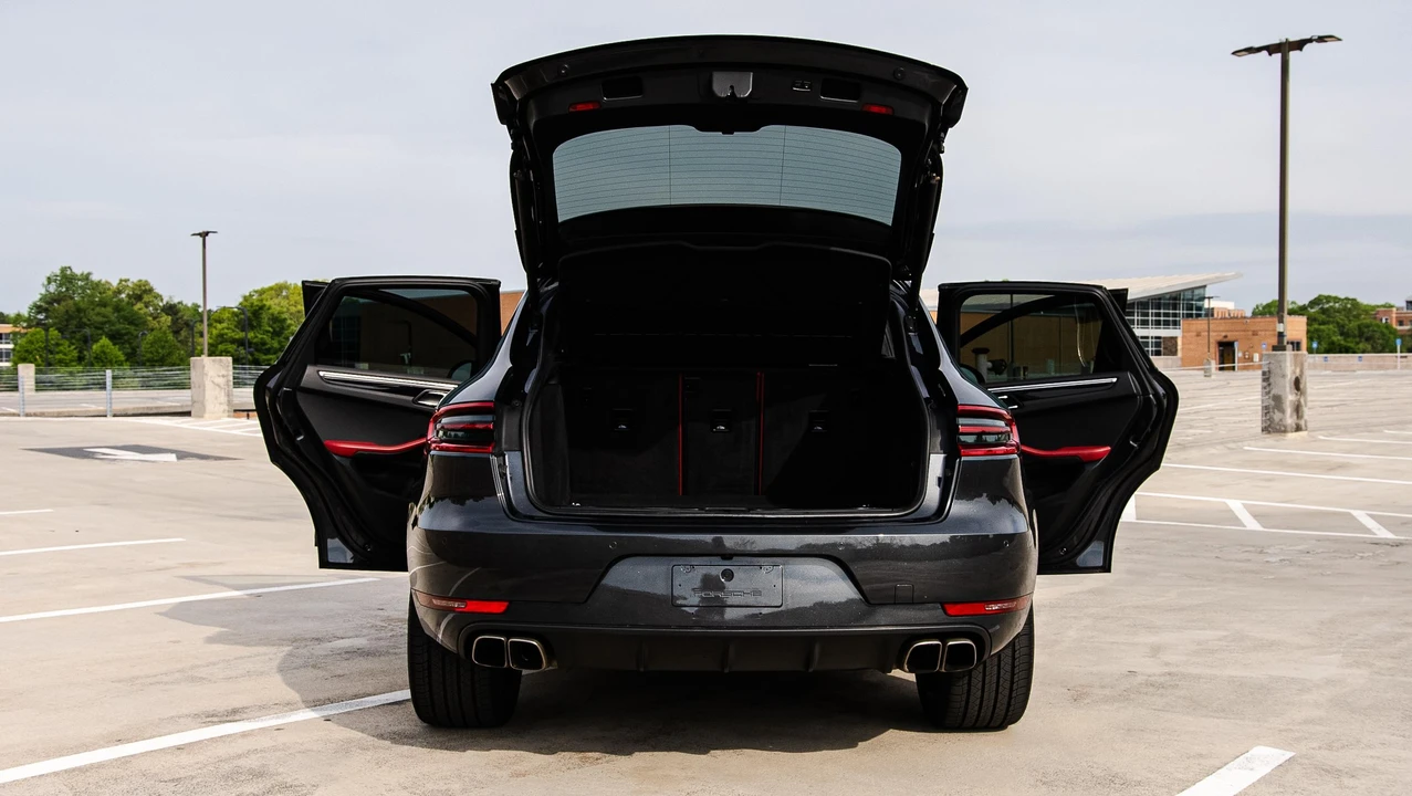 2018 Porsche Macan Turbo - Image 16 of 31