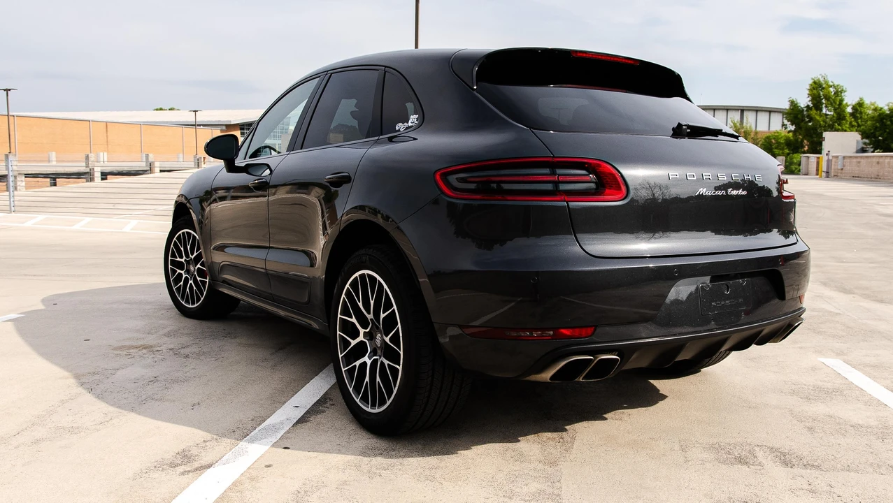 2018 Porsche Macan Turbo - Image 8 of 31