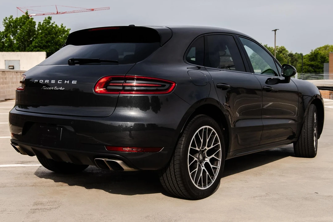 2018 Porsche Macan Turbo - Image 4 of 31