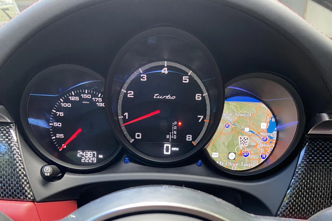 2018 Porsche Macan Turbo - Image 28 of 31