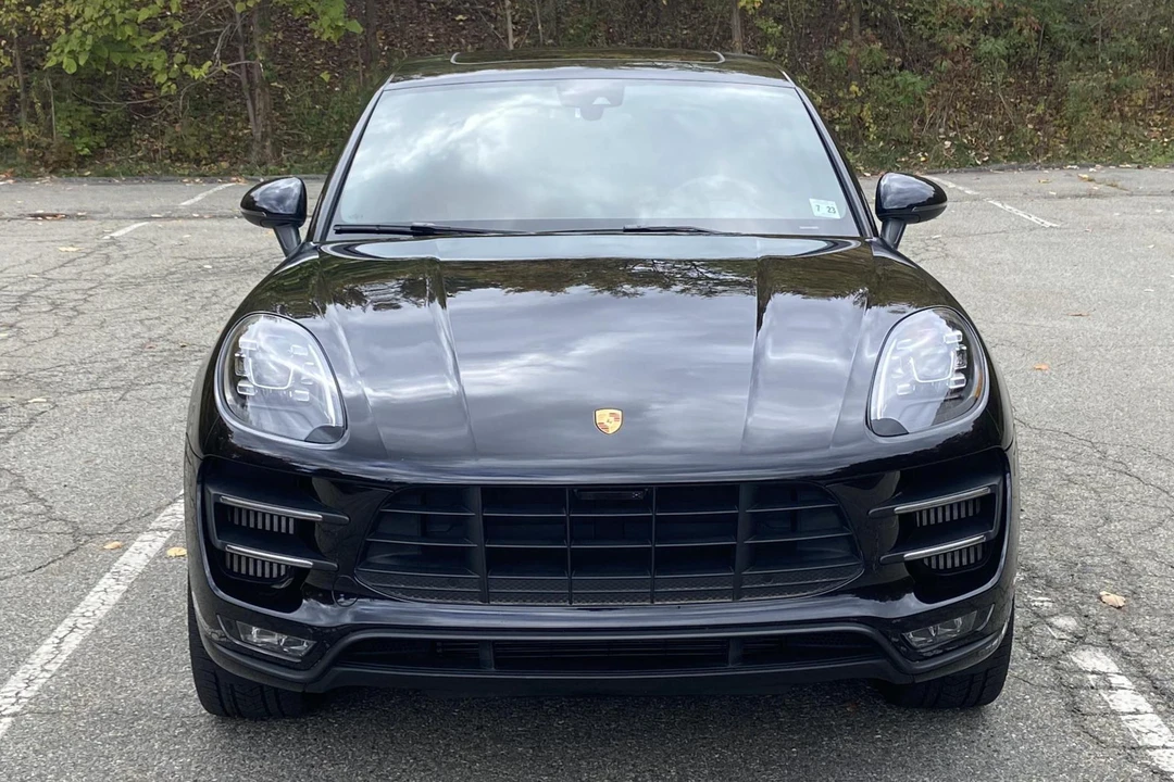 2018 Porsche Macan Turbo - Image 2 of 31