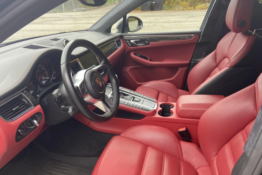 2018 Porsche Macan Turbo - Image 25 of 31