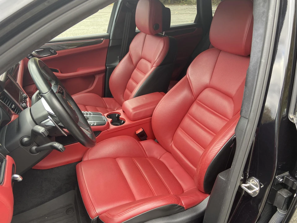 2018 Porsche Macan Turbo - Image 29 of 31