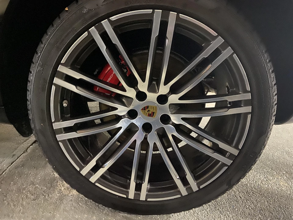 2018 Porsche Macan Turbo - Image 17 of 31