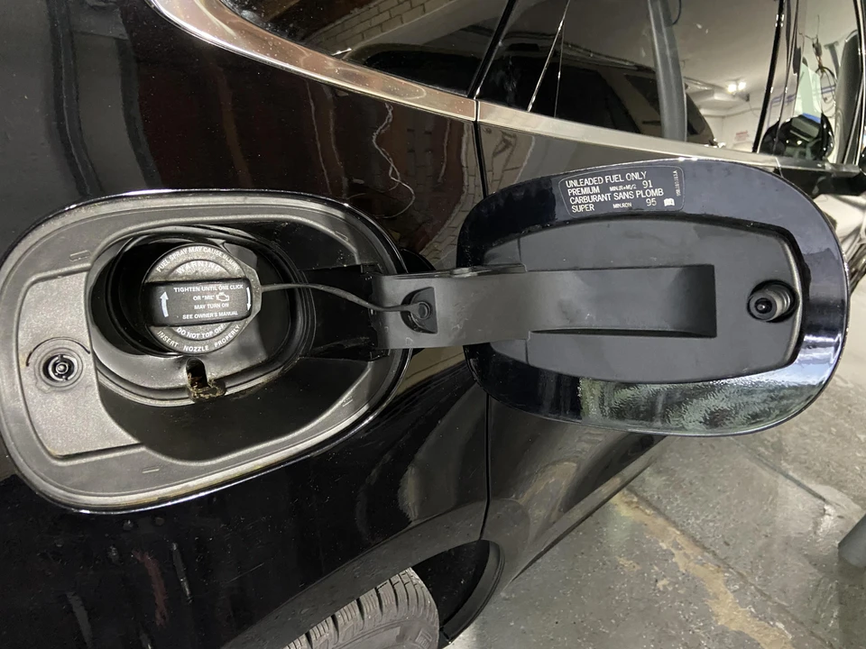 2018 Porsche Macan Turbo - Image 15 of 31