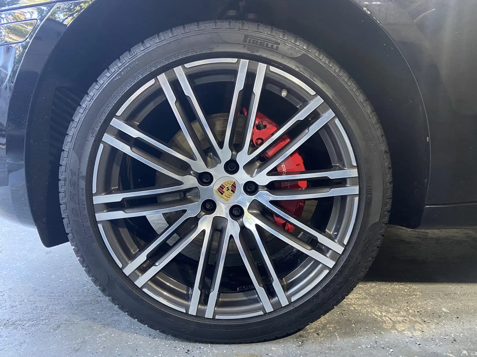 2018 Porsche Macan Turbo - Image 16 of 31
