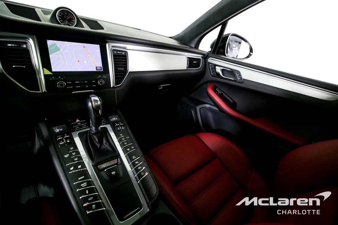 2018 Porsche Macan Turbo - Image 14 of 31