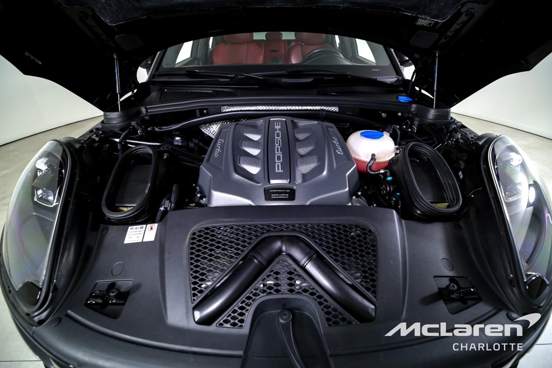 2018 Porsche Macan Turbo - Image 29 of 31