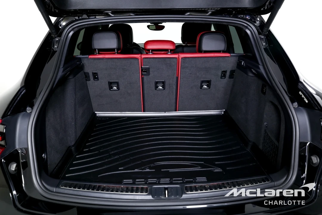 2018 Porsche Macan Turbo - Image 20 of 21