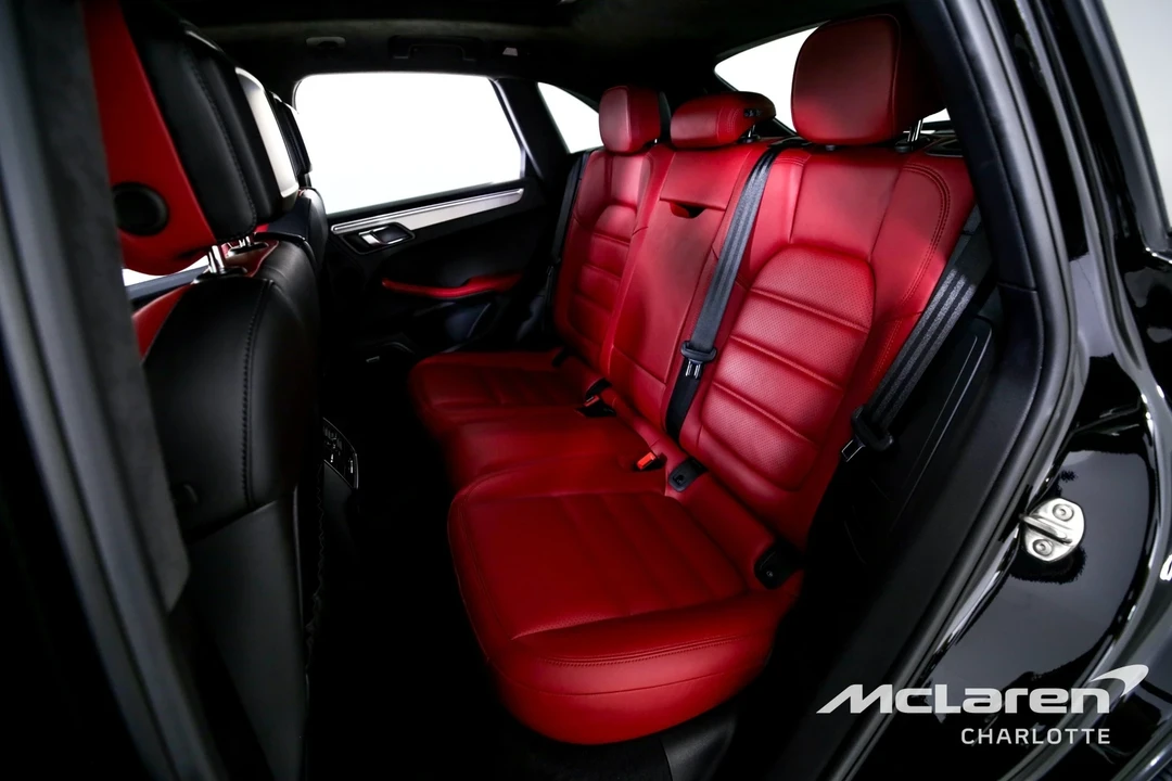 2018 Porsche Macan Turbo - Image 18 of 21