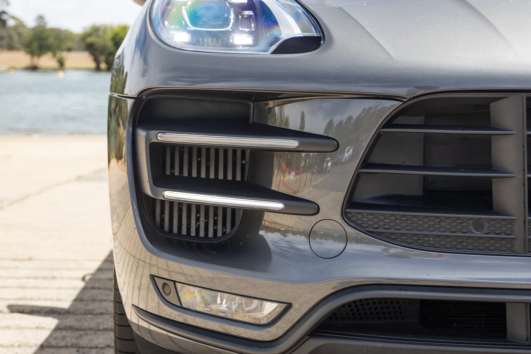2018 Porsche Macan Turbo - Image 14 of 31