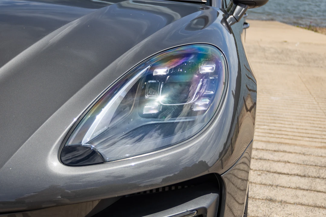 2018 Porsche Macan Turbo - Image 17 of 31
