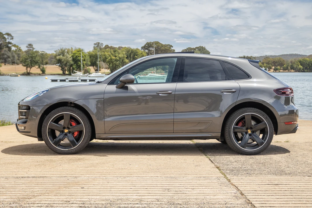 2018 Porsche Macan Turbo - Image 8 of 31