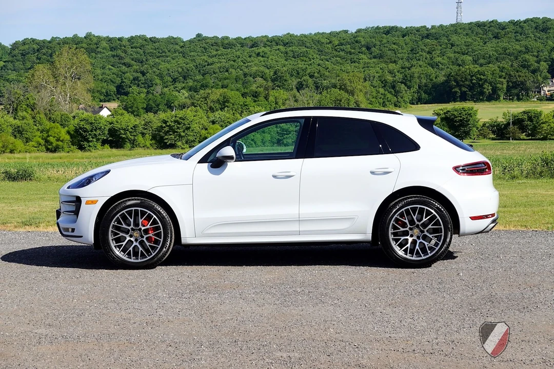 2018 Porsche Macan Turbo - Image 2 of 31