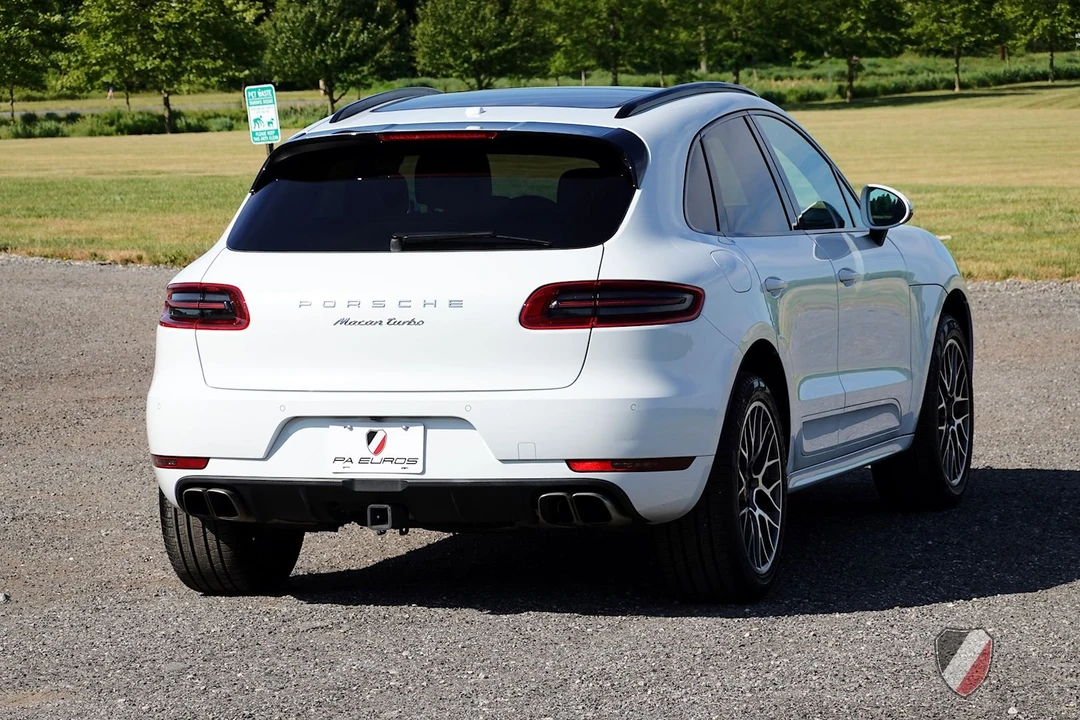2018 Porsche Macan Turbo - Image 7 of 31