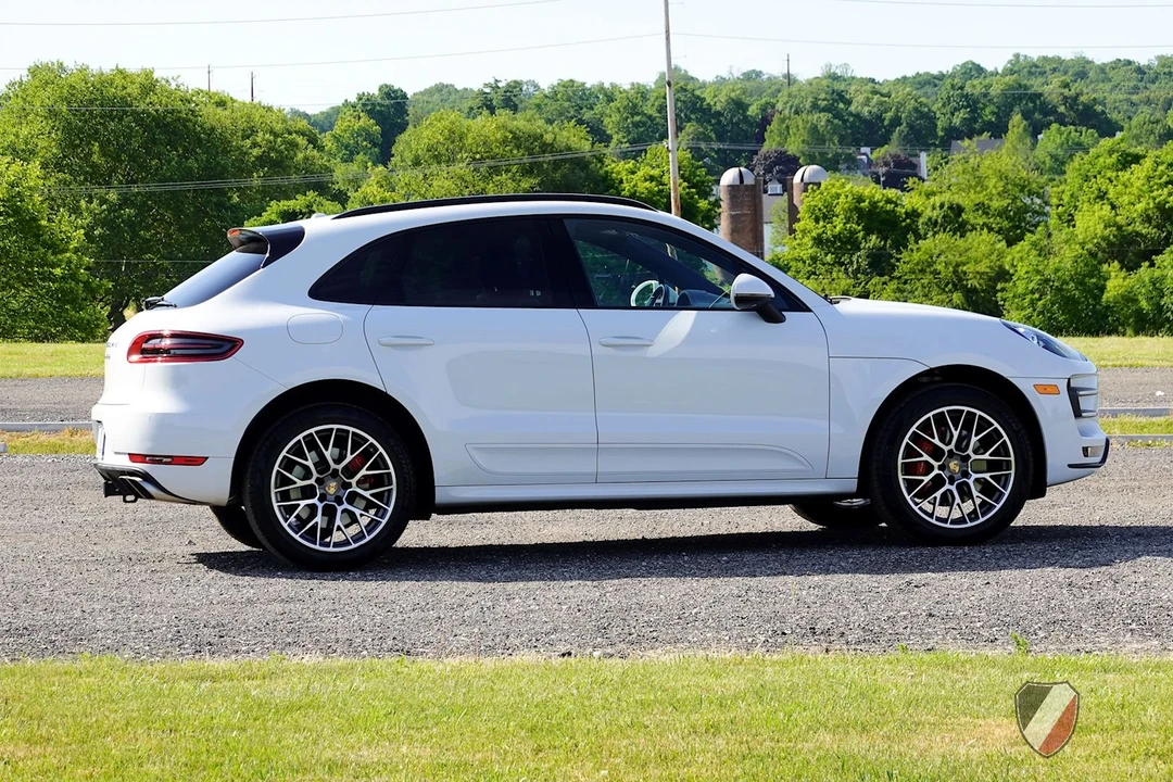 2018 Porsche Macan Turbo - Image 9 of 31