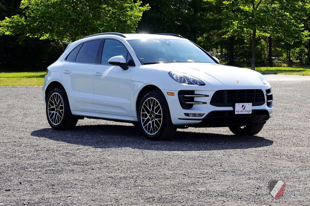 2018 Porsche Macan Turbo - Image 12 of 31