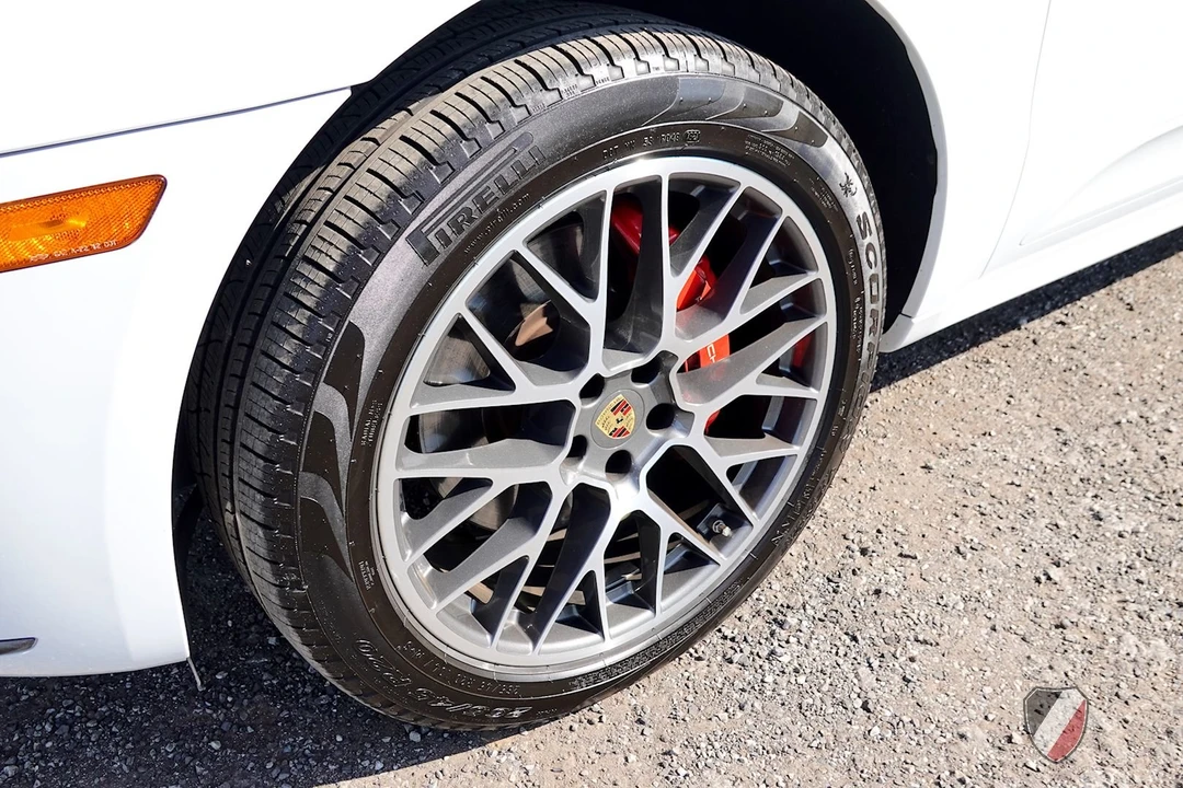 2018 Porsche Macan Turbo - Image 18 of 31
