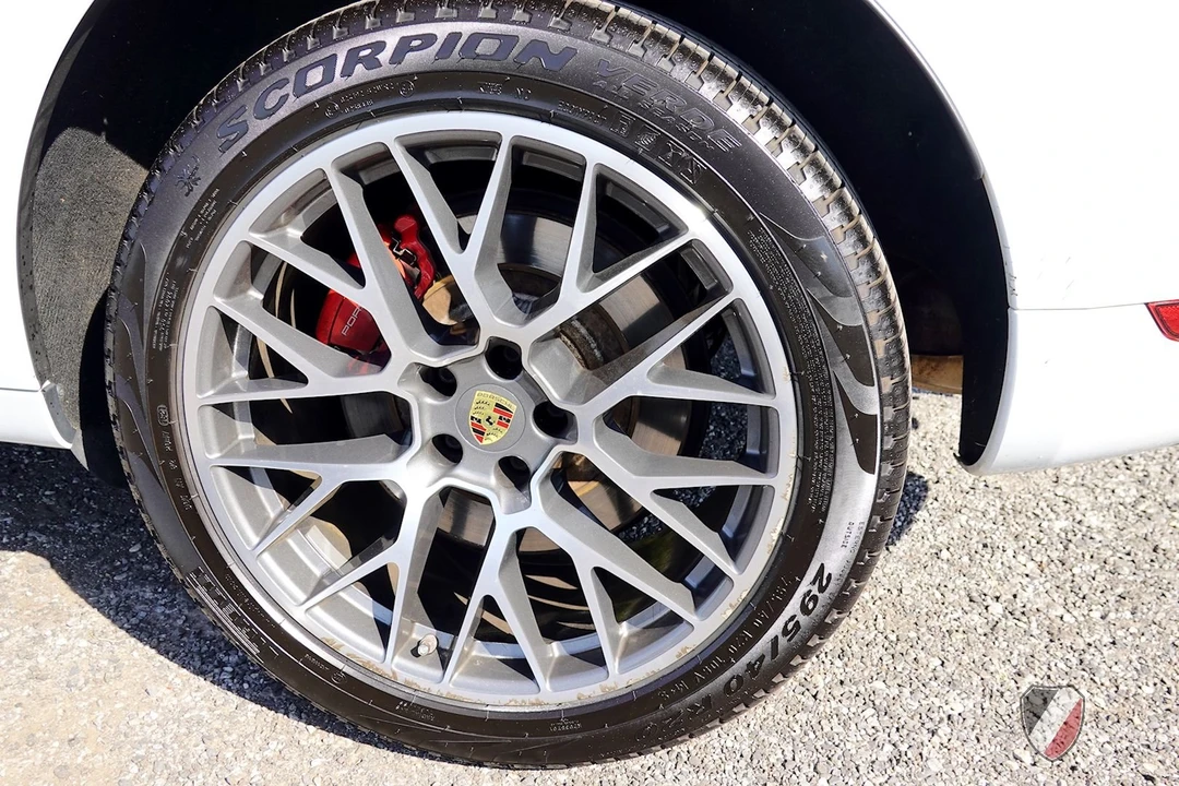 2018 Porsche Macan Turbo - Image 21 of 31
