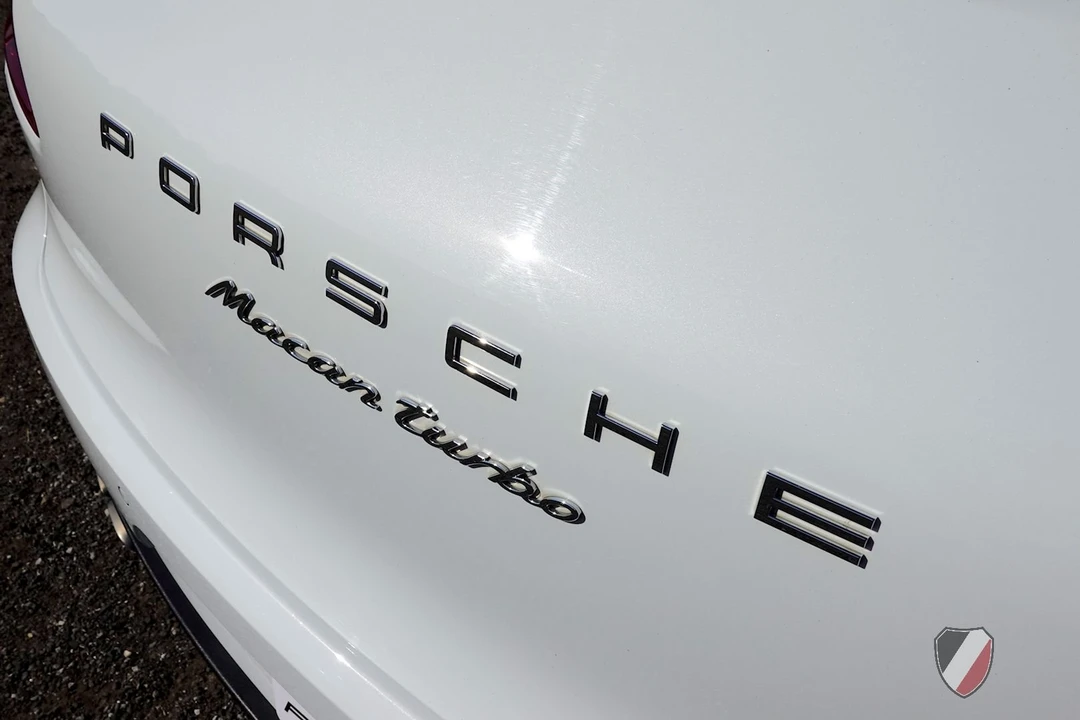 2018 Porsche Macan Turbo - Image 23 of 31