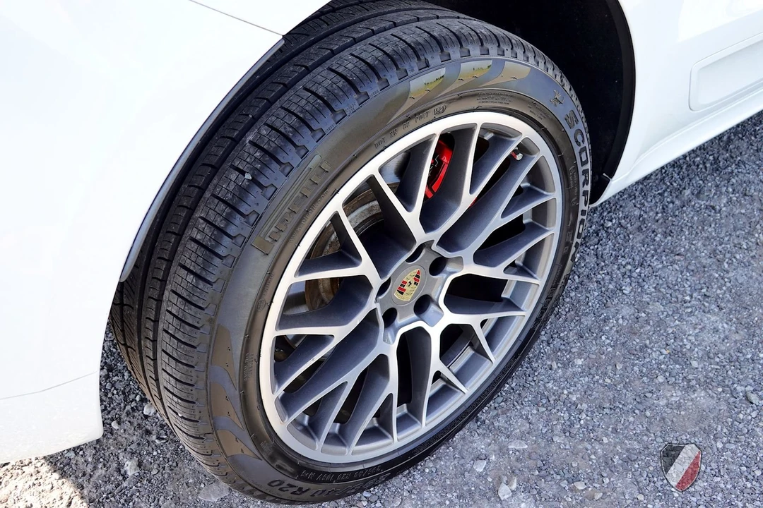 2018 Porsche Macan Turbo - Image 25 of 31