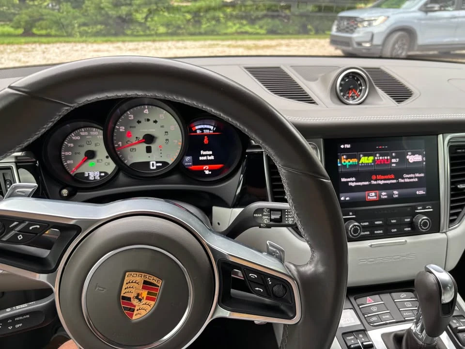 2018 Porsche Macan Turbo - Image 3 of 7
