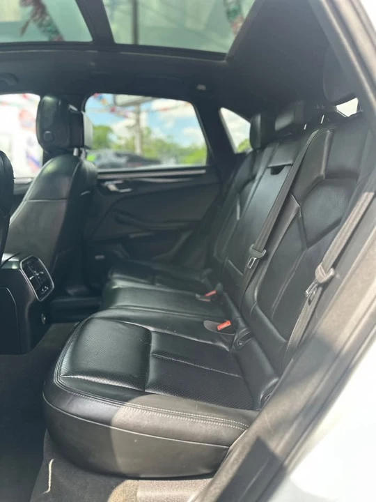 2018 Porsche Macan - Image 12 of 12