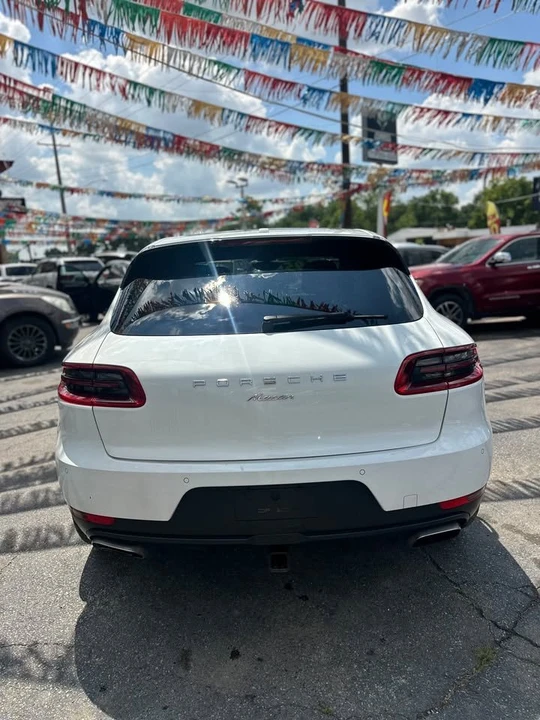 2018 Porsche Macan - Image 8 of 12