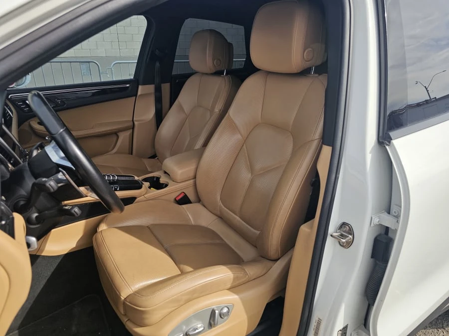 2018 Porsche Macan - Image 4 of 8