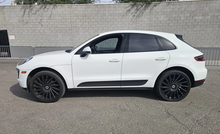 2018 Porsche Macan - Image 2 of 8