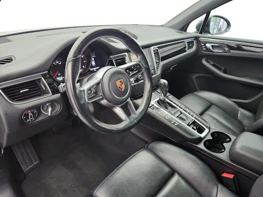 2018 Porsche Macan - Image 7 of 20